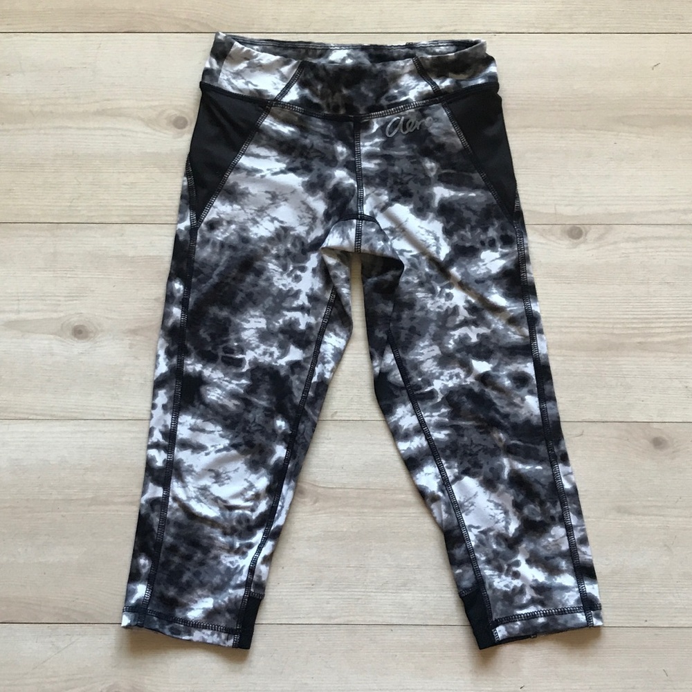 Aero Capri athletic leggings