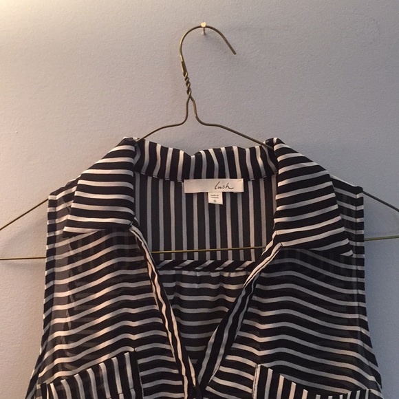 Lush Sleeveless Button-up - Picture 2 of 2