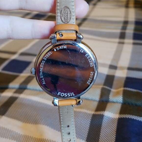 Watch - Picture 2 of 3