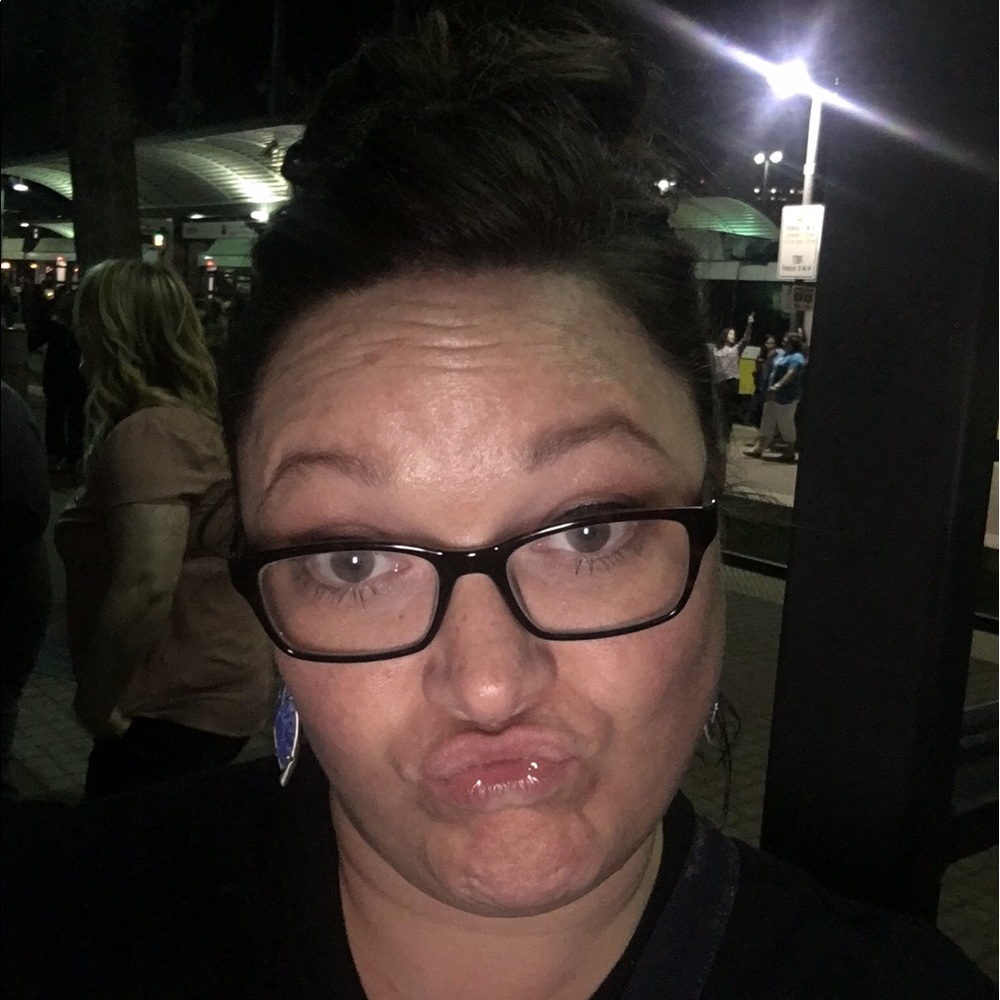 Meet your Posher, Rachelle