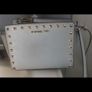 Michael Kors Selma Stud Medium Messenger