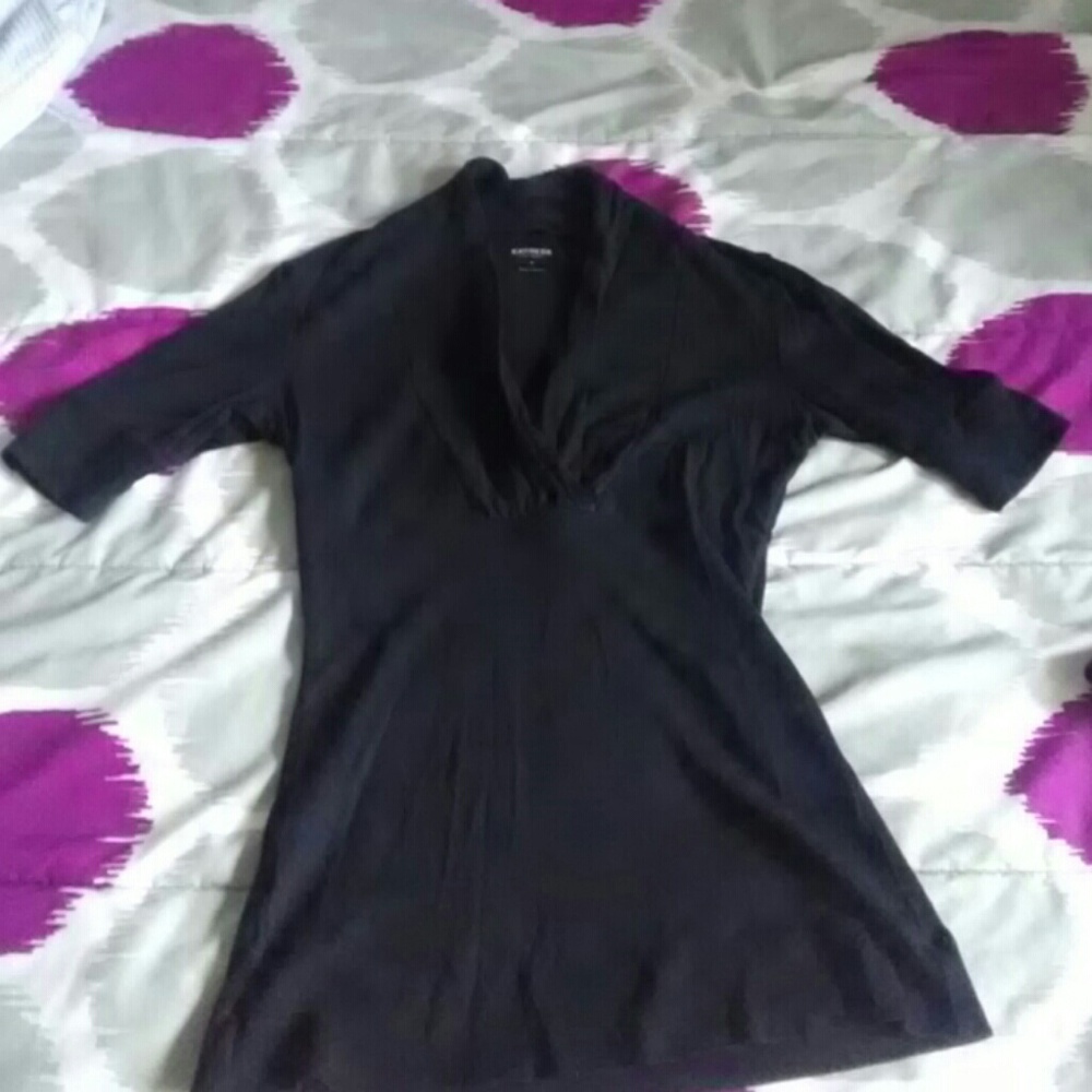 Cute express quarter length shirt
