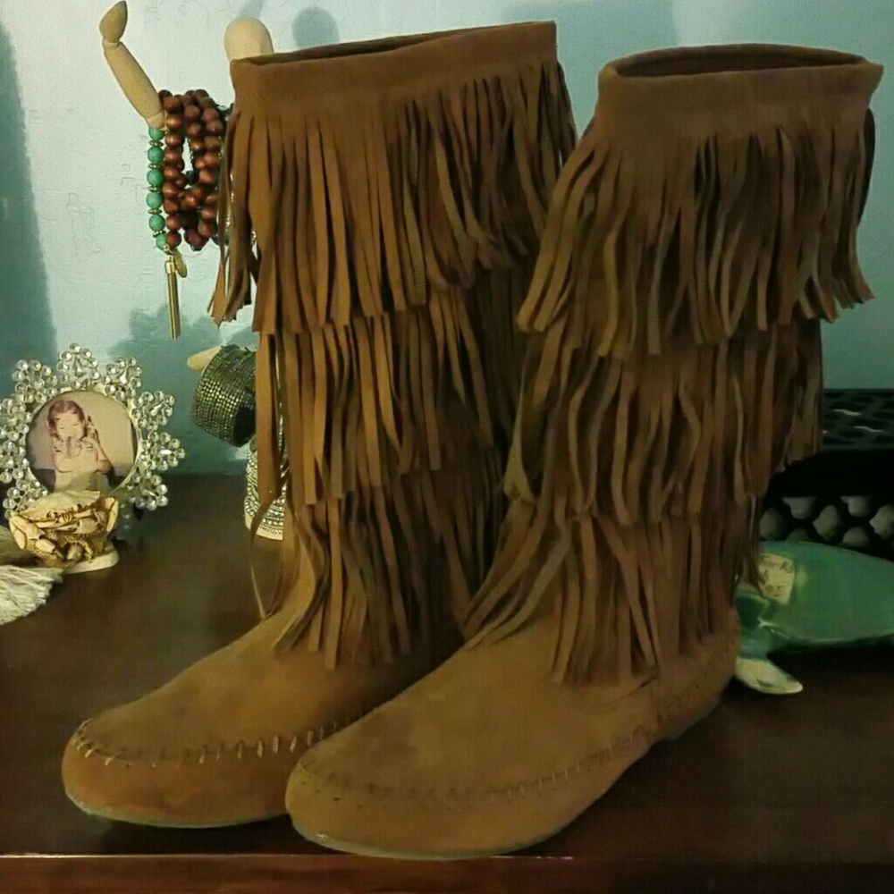 Moccasin boots