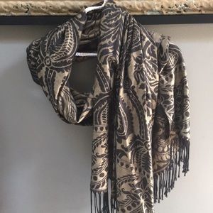 BLACK + GOLD scarf/wrap/shawl