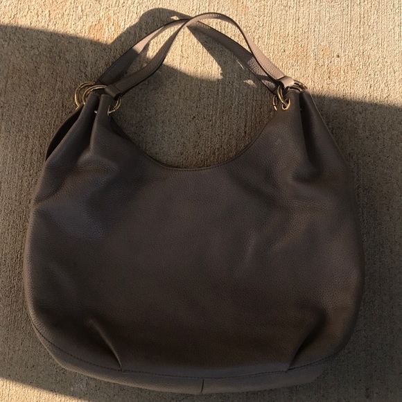 NWT MICHAEL KORS CHARM TASSEL LARGE SHOULDER TOTE - Picture 2 of 8