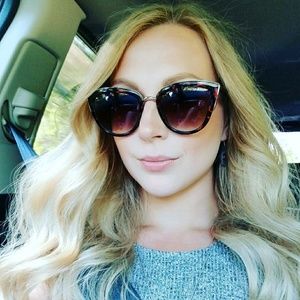 Meet your Posher, Daria