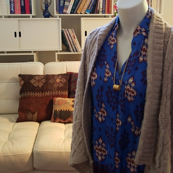 ANTHROPOLOGIE Maeve blouse - Picture 2 of 8