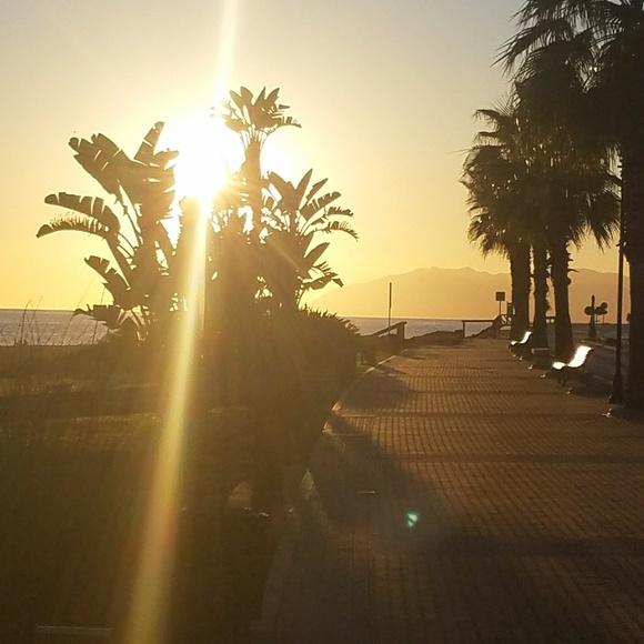 Meet your Posher. - Picture 2 of 2