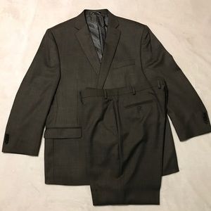 Never worn! Brown Suit 46R/38Wx30L