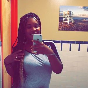 Meet your Posher, Lakeisha