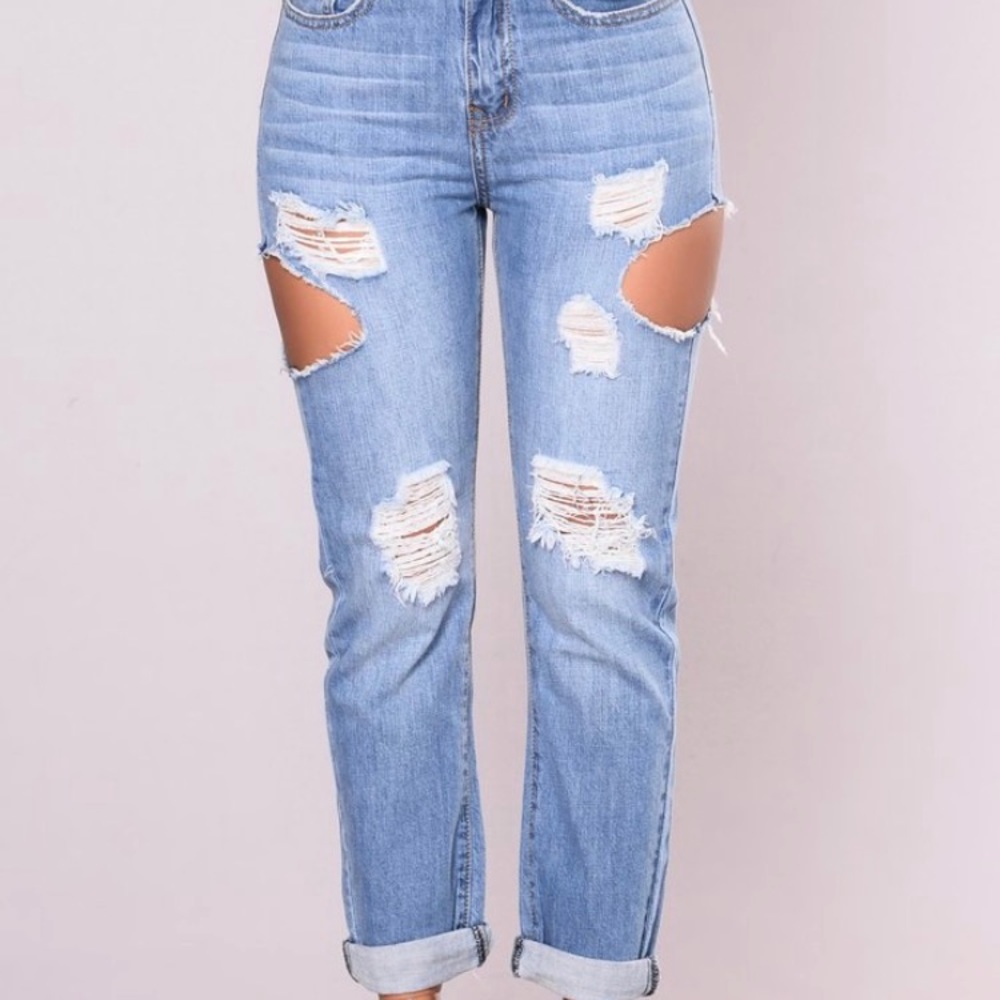 Distressed Boyfriend Jeans