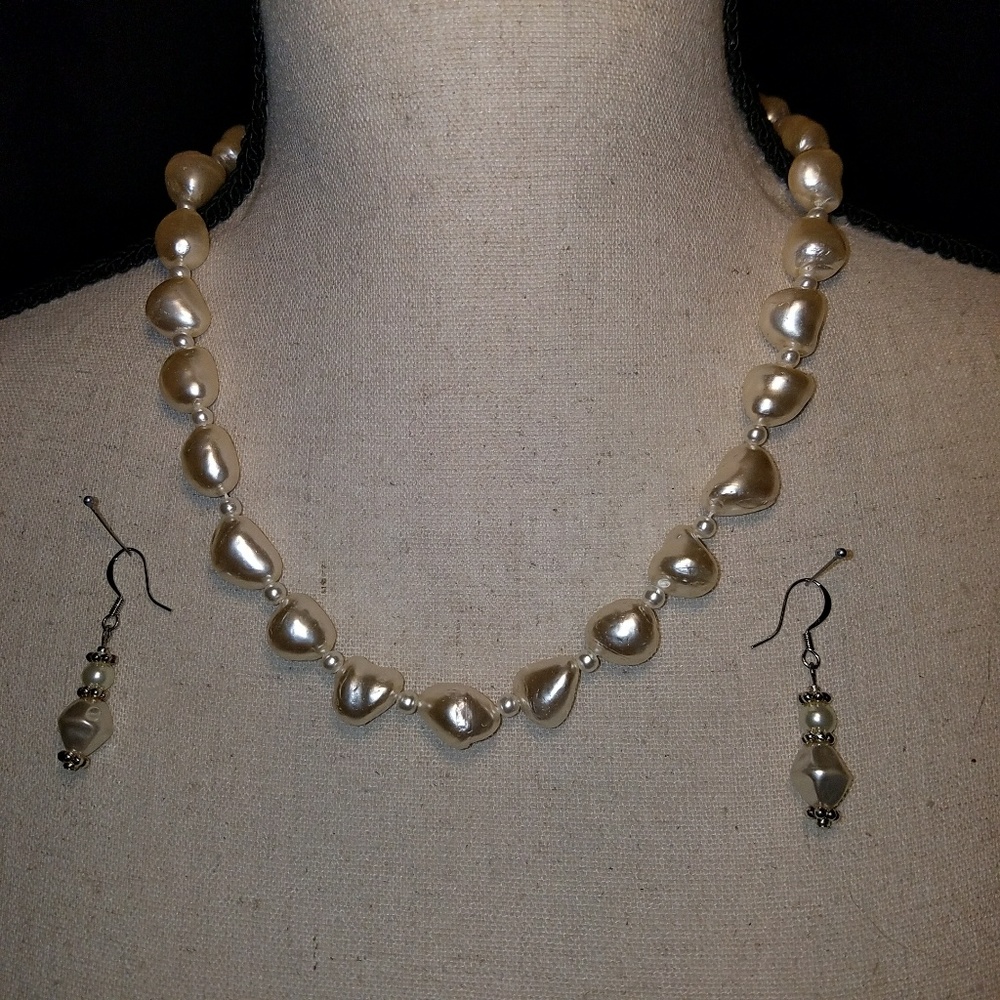 Pearl necklace and earring set