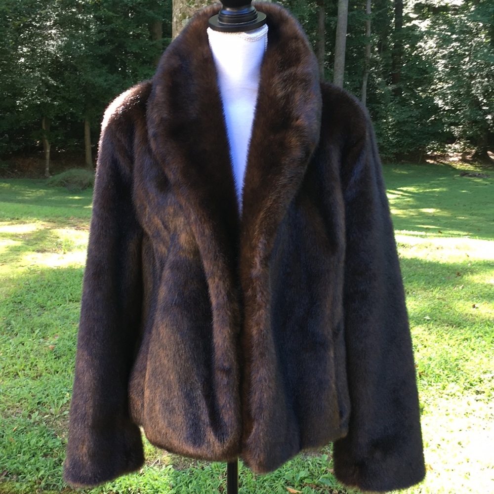 NWT Beautiful Mossimo Faux fur Coat size XXL