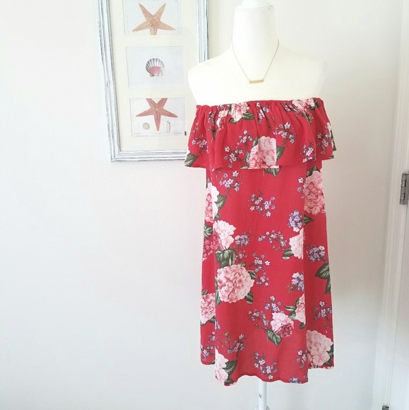 Forever 21 Tops - Floral off shoulder ruffle top tunic dress