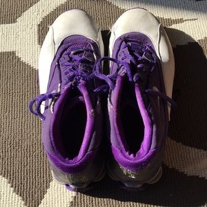 Nike Shox women's basketball shoes size 8