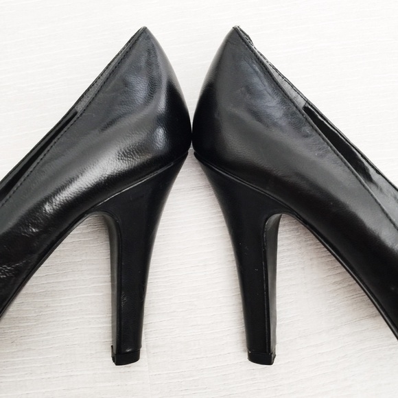 Nine West Black Heels - Picture 3 of 8