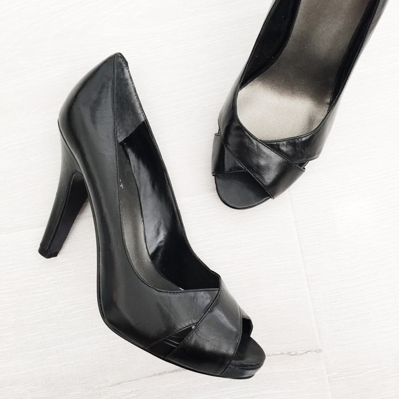 Nine West Black Heels - Picture 8 of 8