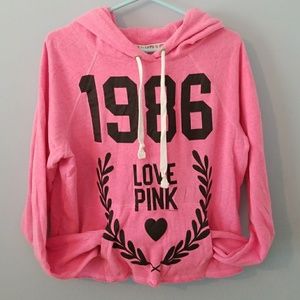 SOLD VS PINK crop hoodie 🍍