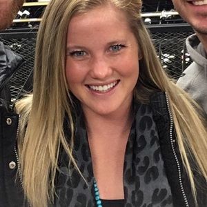 Meet your Posher, Carrie