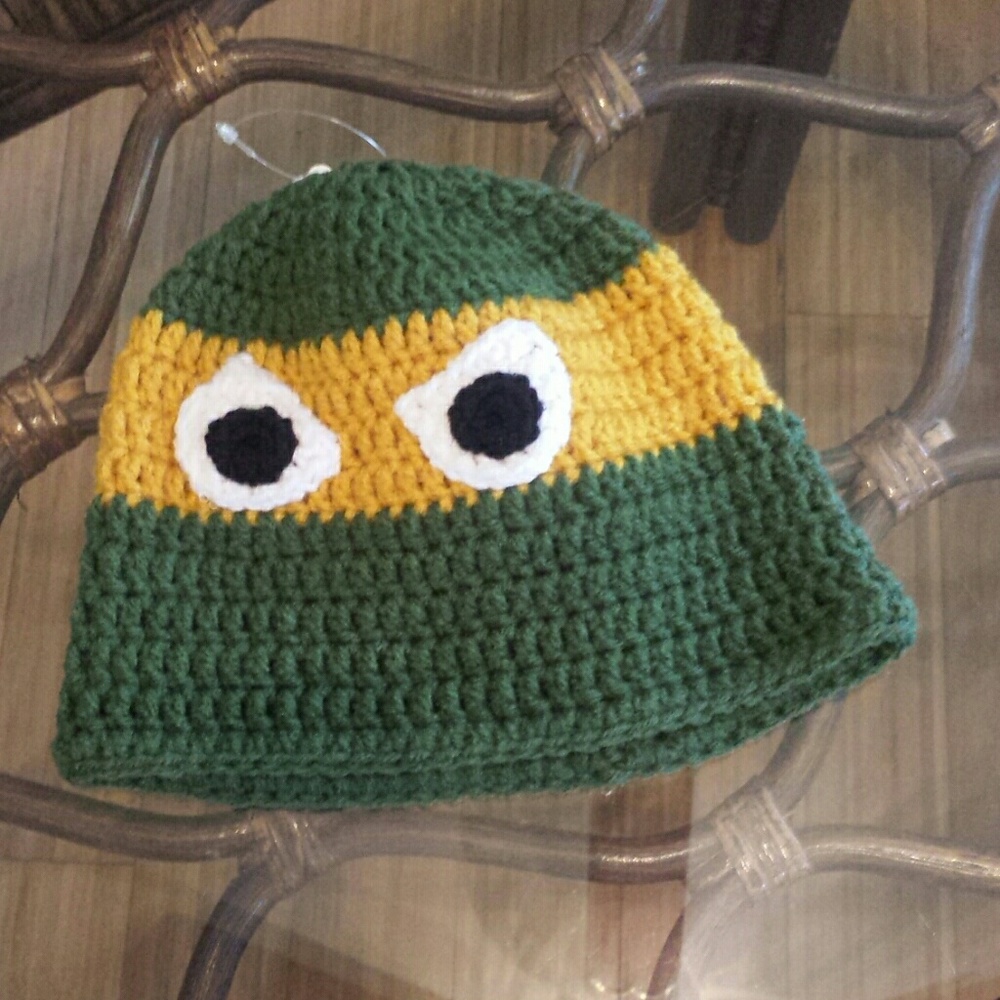Hand crochet small boy's hat