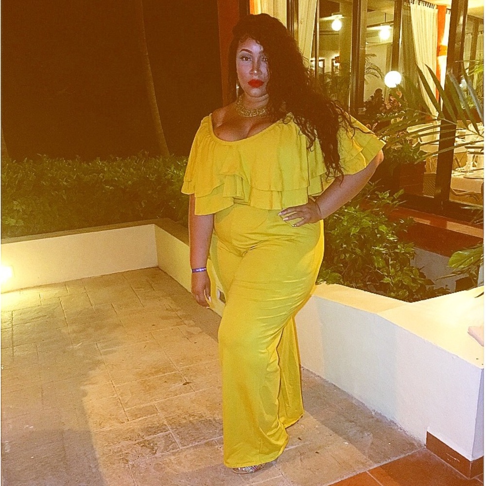 PLUS SIZE 2 Piece Yellow outfit