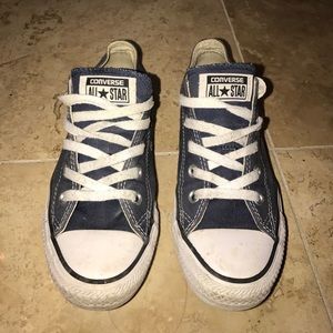 Navy blue converse