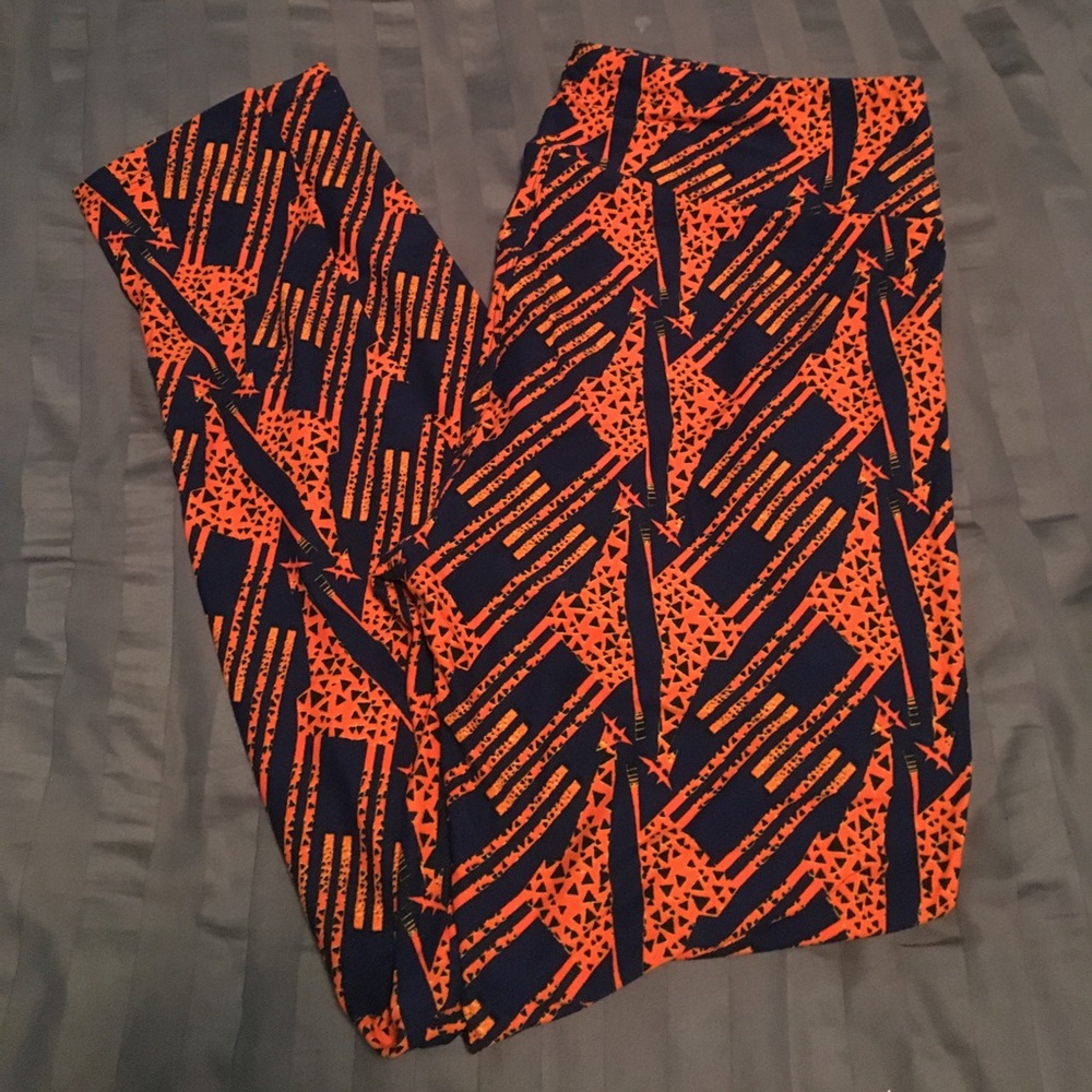 NWOT LulaRoe giraffe leggings in tall and curvy