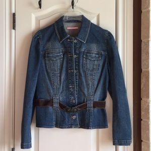 Fitted denim jacket