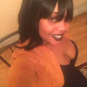 Meet your Posher, Raquel