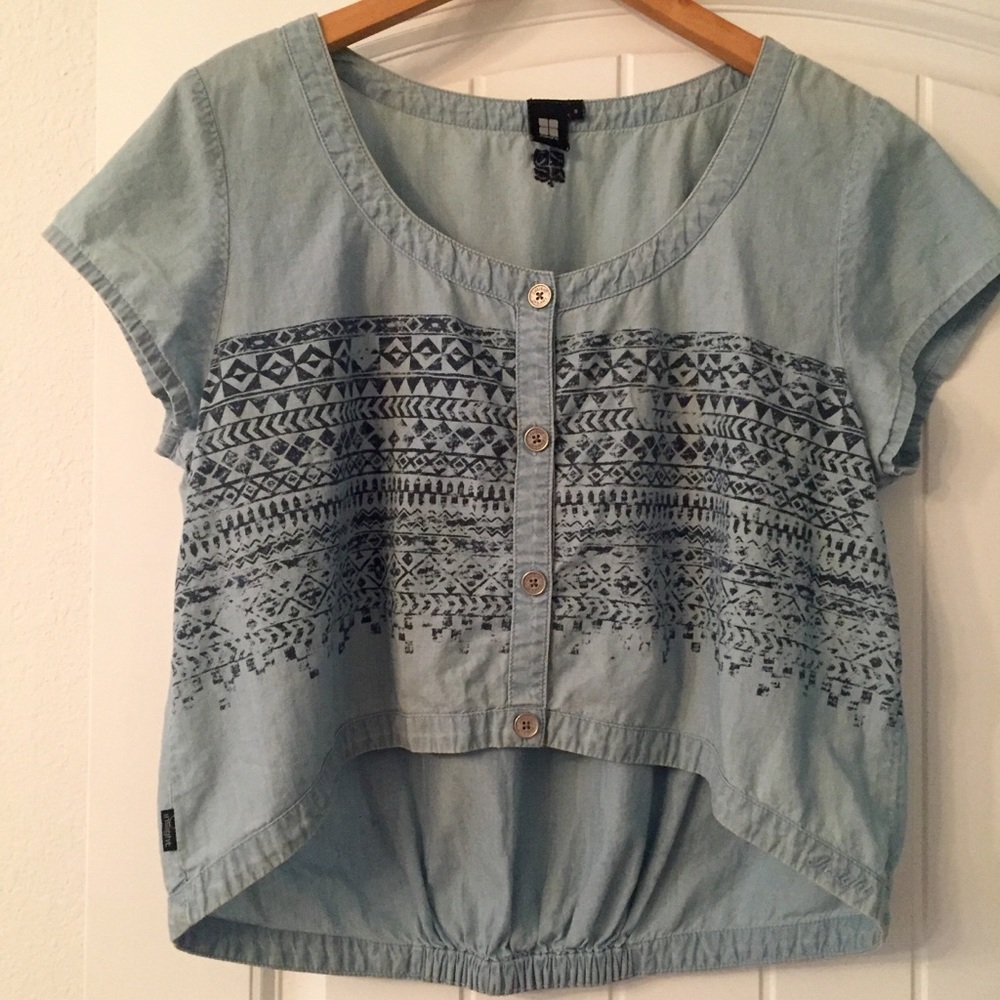 Insight51 Womens printed chambray top