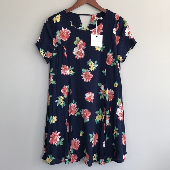Blu Pepper Dresses & Skirts - Blu Pepper floral navy swing dress