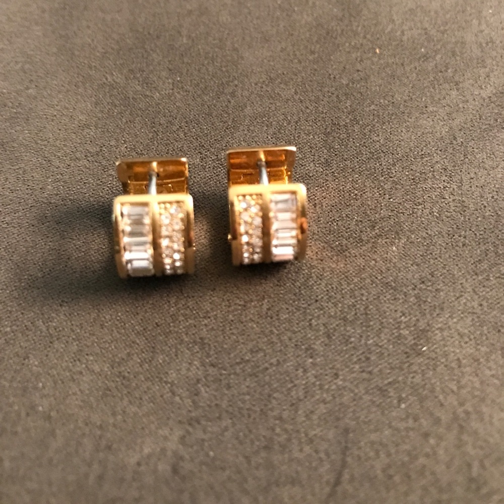 Michael kors huggie gold earring