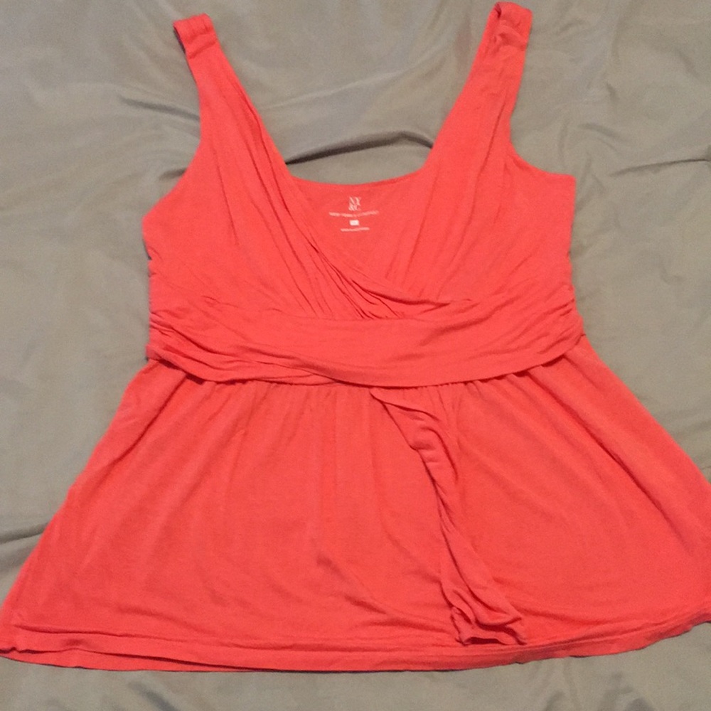 NY&Co tank