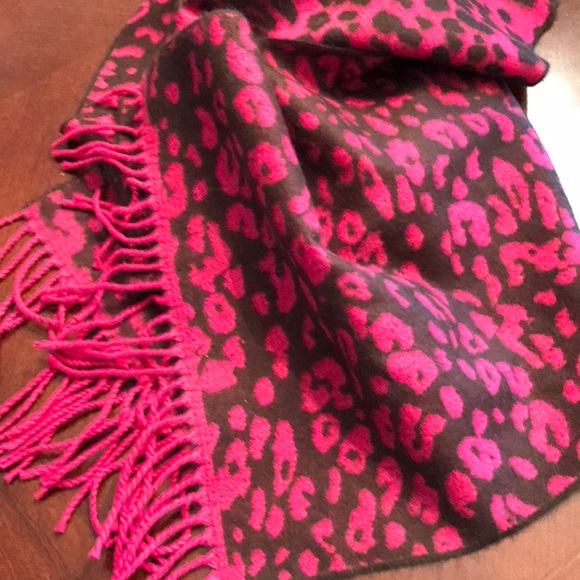 Manhattan Hat Co. reversible scarf! NWOT - Picture 3 of 5