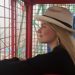 Meet your Posher, Courtney