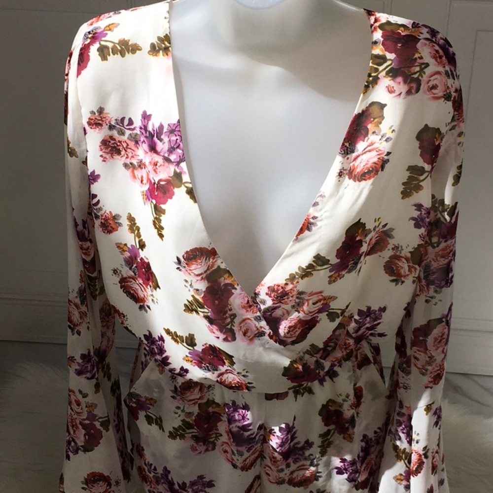 Nasty Girl Mechella Floral Romper Ruffle & sleeves - Picture 5 of 7