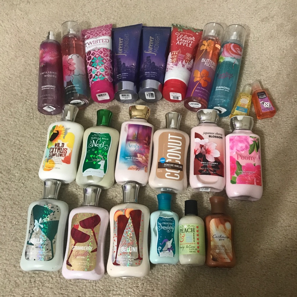 HUGE BATH AND BODY WORKS BUNDLE