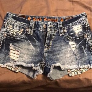 Cuts shorts