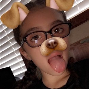 Meet your Posher, Mia