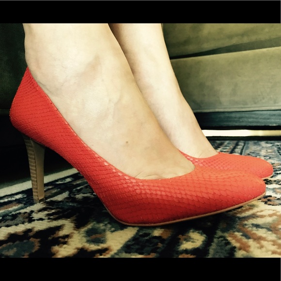 nine west orange pumps
