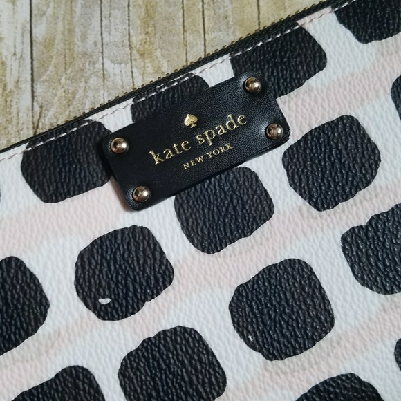 Kate Spade Lines and Blocks Wallet - Picture 4 of 4