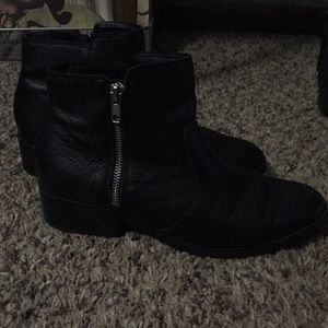 Waterproof black booties!!