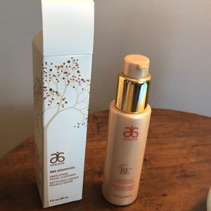 Arbonne RE9 Cleanser