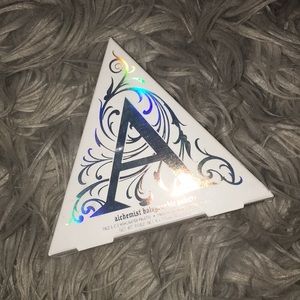 Kat von d highlighter palette