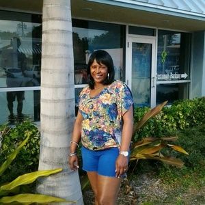 Meet your Posher, Lori
