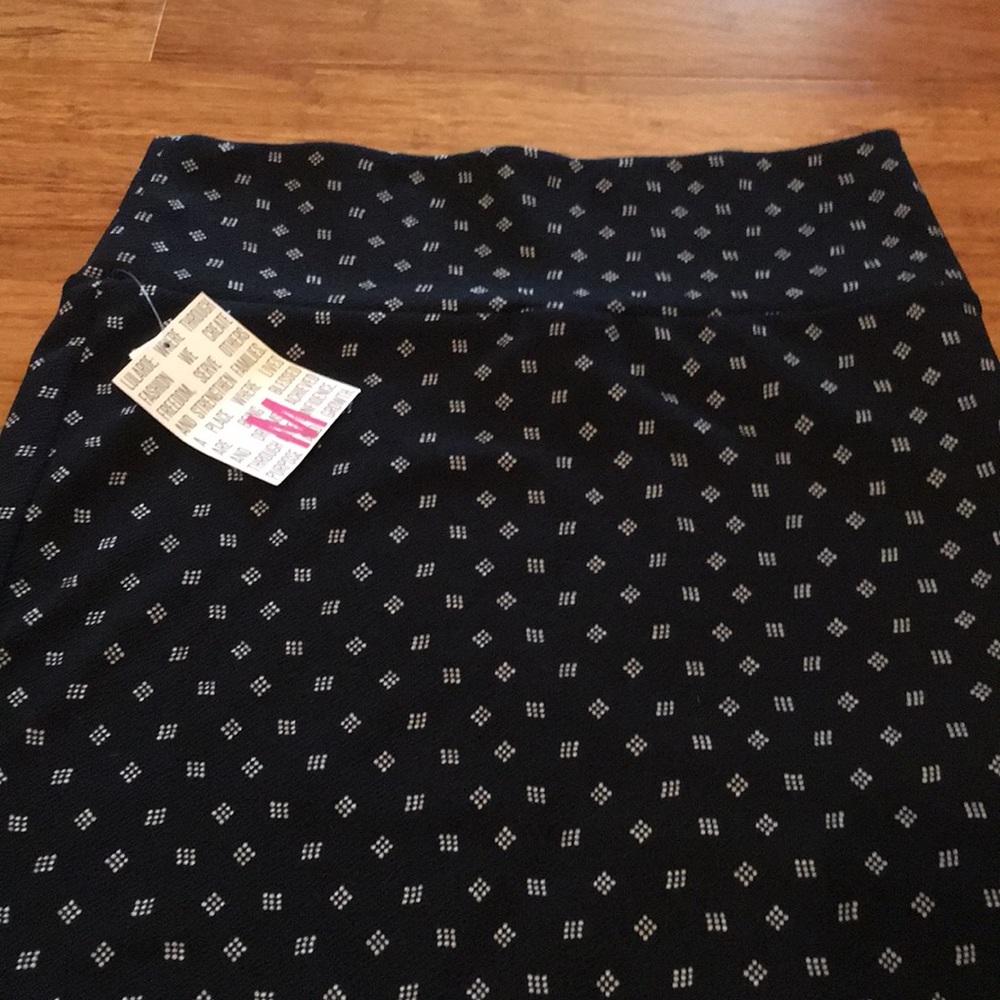 Lularoe m Cassie skirt