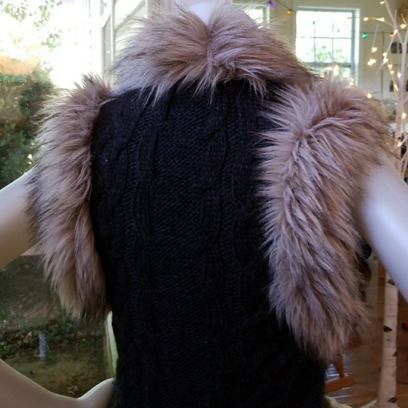 Who said LOFT wasn't sexy??? - Picture 4 of 7