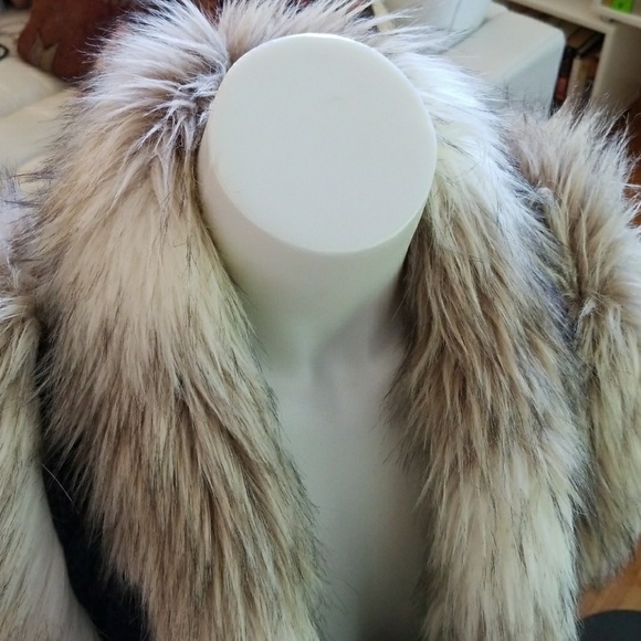 Who said LOFT wasn't sexy??? - Picture 1 of 7