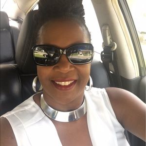 Meet your Posher, Sharon