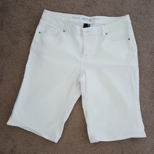 White bermuda shorts size 12